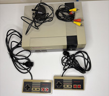Nintendo NES Console Bundle – Tested & Working – 2 Controllers