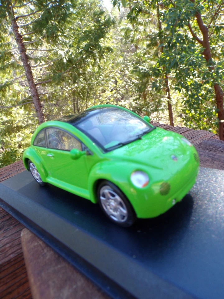 DetailCars platinum Volkswagen Concept 1 1994 green scale 1/43 New in box - Image 3 of 4
