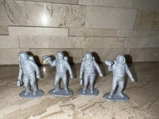 4 Vintage Grey Space Cadet NASA Moon Man Figures 2