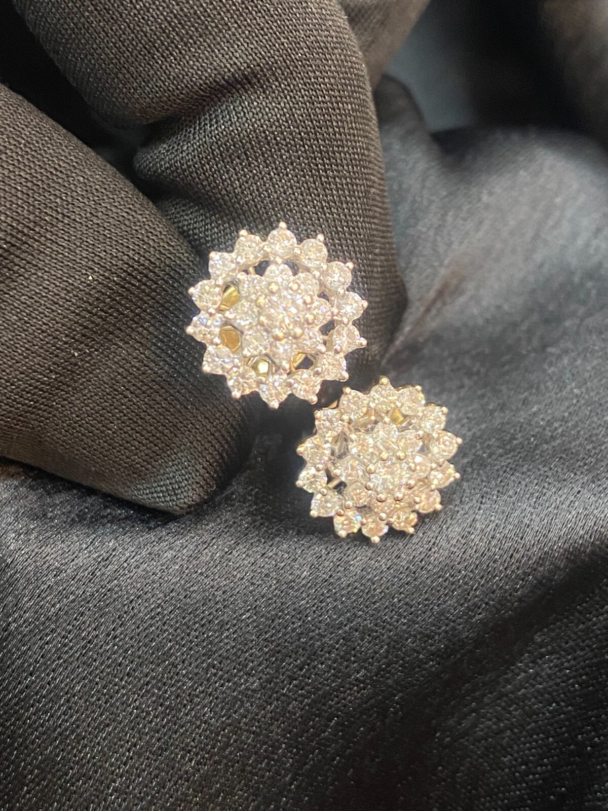 Real 1.40 Cts Round Brilliant Natural Diamonds Cluster Stud Earrings In 14K Gold