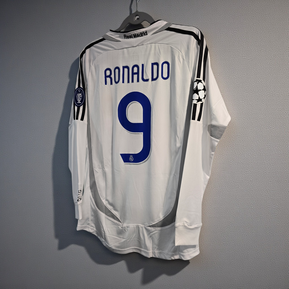 01 - R. Madrid 06/07 Home UEFA - White - Ronaldo # 9 - Large (Run