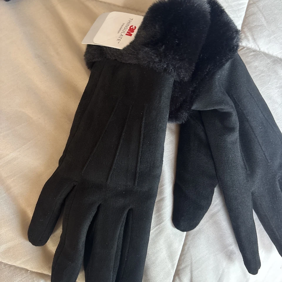 West Loop Men's Knit Glove 3M Thinsulate One Size Black Faux Suede Glove Pair - Image 4 of 4