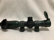 UTG Green /Black, 1-4 Power, Rings, Lens Covers, Red/Green Illuminated Reticle