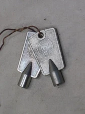 2 vintage NATIONAL CABINET LOCK keys key pair Freezer four point