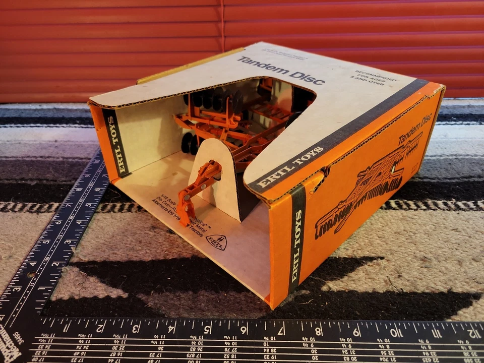 Ertl Allis Chalmers Orange Tandem Disc 1/16 diecast farm implement replica - Image 2 of 4