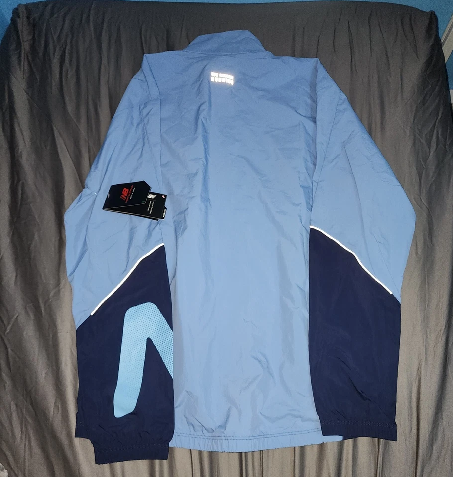 New Balance running jacket Men's MEDIUM ~ $105 Blue dow to $49.99 - Image 2 of 4