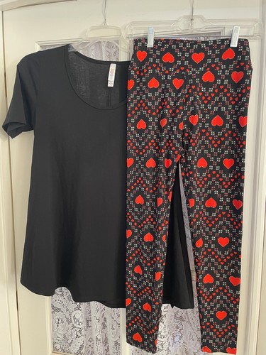 LuLaRoe Outfit Set Outfit Perfect T Top S Black & OS 2-10 Heart Leggings NWOT