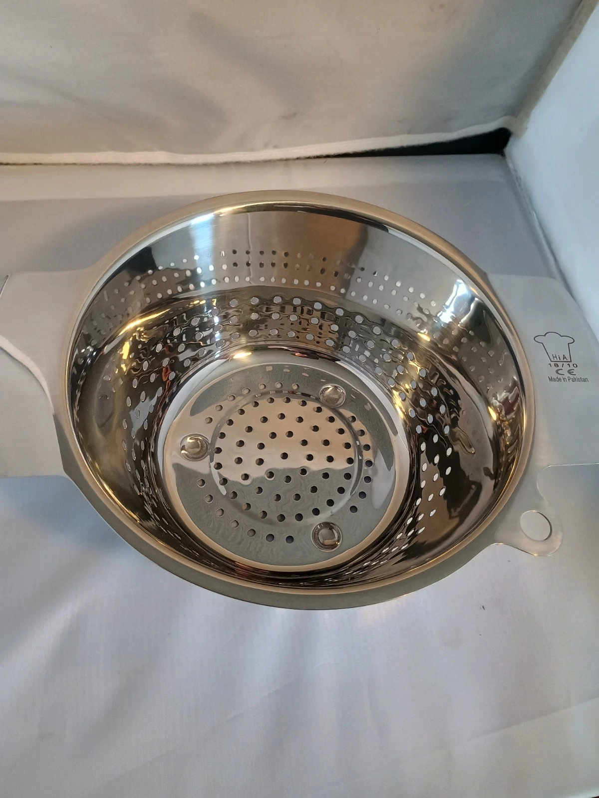 HIA 18/10 Stainless Steel Food Grade 7.8" Food Colander Strainer 186oz 5qt NEW
Opens in a new window