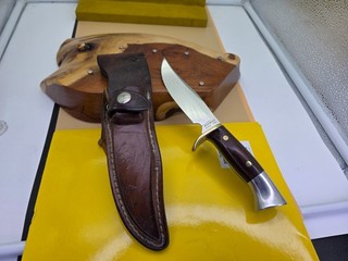 WESTMARK (CUSTOM WESTERN) 702 BOWIE HUNTING KNIFE WITH ORIGINAL SHEATH