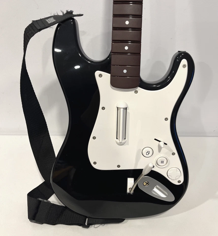 ROCK BAND 4 WIRELESS FENDER STRATOCASTER 91161 GUITAR FOR MICROSOFT XBOX ONE - Image 3 of 4