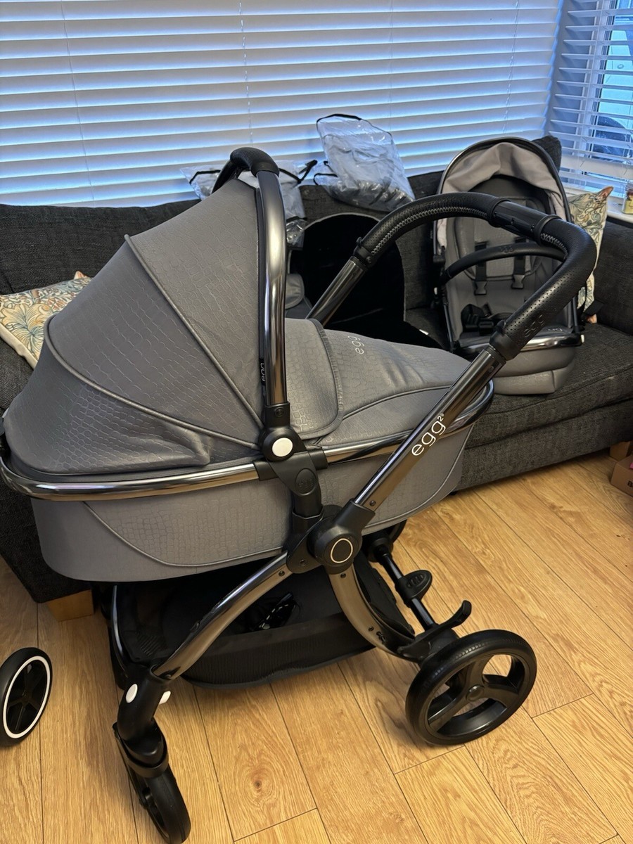 Egg2 Double Pram-Jurassic Grey-Carrycot/Seat Unit-New Raincovers