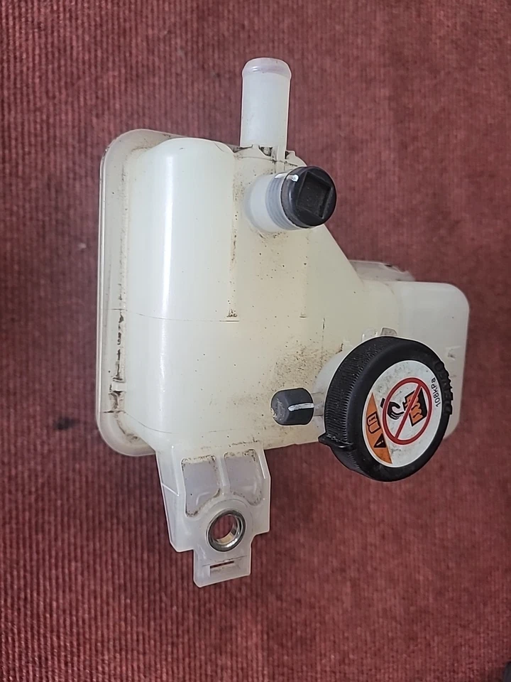 2024 Toyota Hilux GENUINE Invincible Radiator Expansion Bottle 2022 2023 2024 - Image 2 of 4