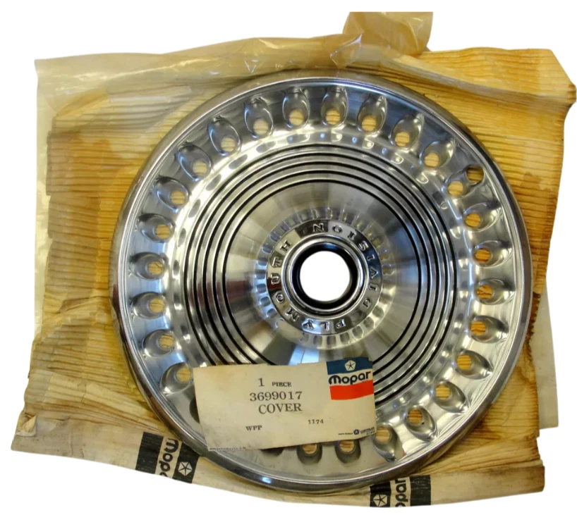 Tapacubos satélite Plymouth Barracuda 1973-1974 cubierta cromada 3699017 nuevo en stock Foto 2 de 3