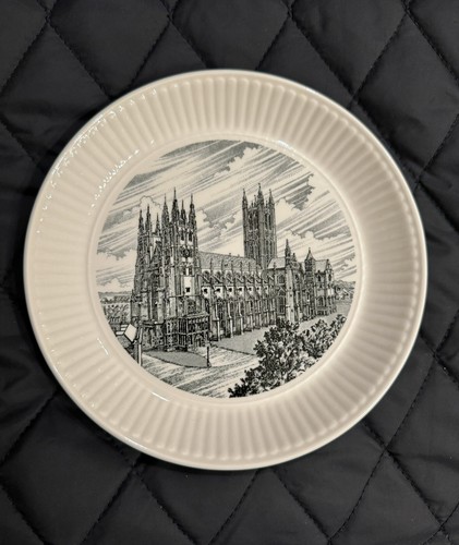 Wedgwood of Etruria & Barlaston Canterbury Cathedral 6" Plate England Chaucers - Picture 2 of 5