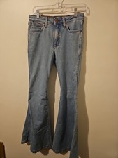 NWT Wrangler Women's Retro Premium Flare Leg Jeans