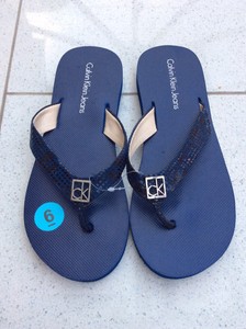 ladies calvin klein flip flops