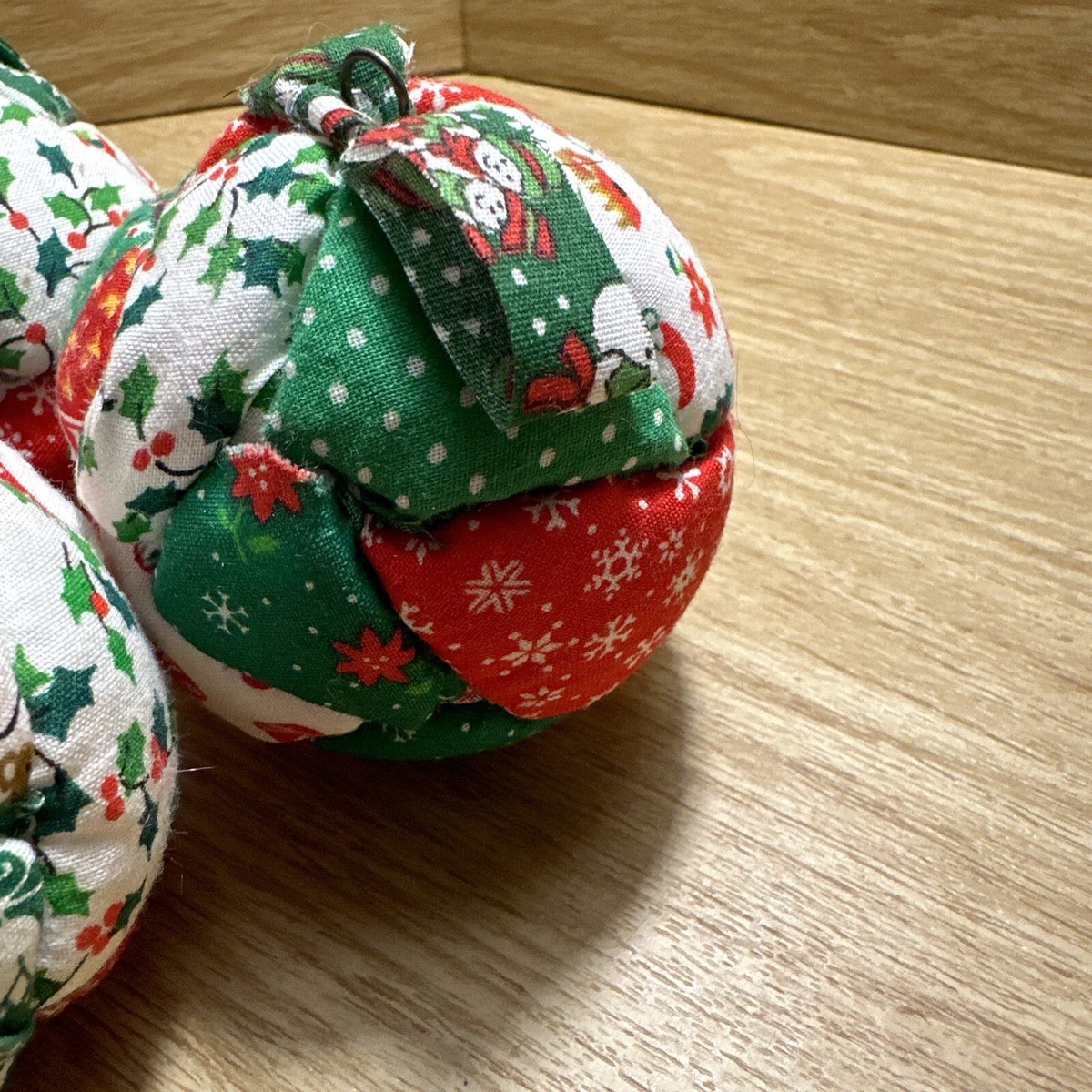 Vintage Quilted Ball Christmas Ornaments Patchwork Door  display picture 1