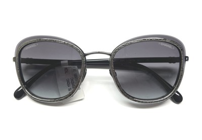 Chanel 4264 108/S6 Sunglasses Textured Gunmetal Dark Silver on Gray w/case