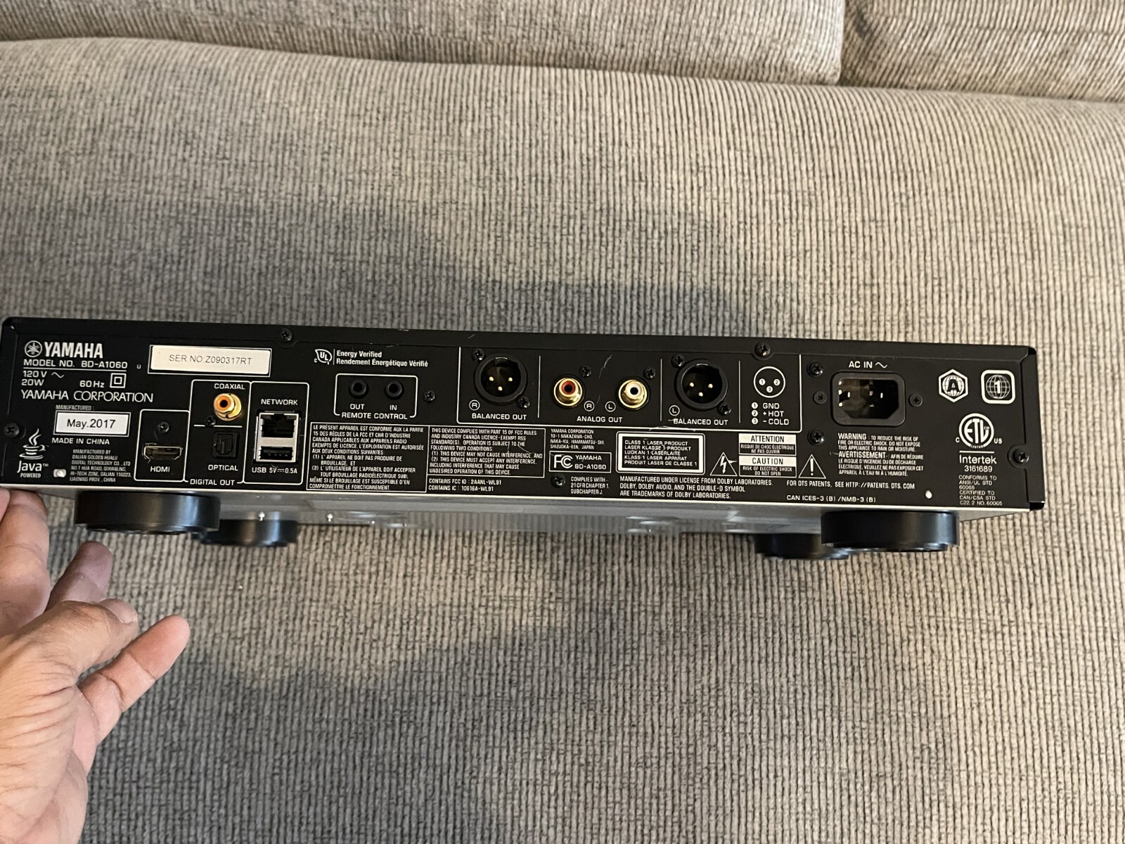 Yamaha AVENTAGE BDA1060 Bluray Player Black Scratched but WORKS