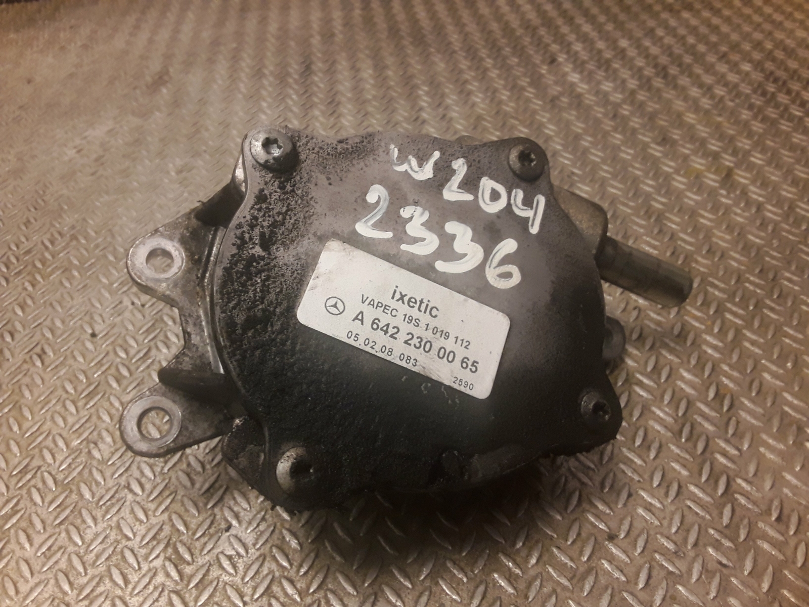 MERCEDES OM642 VACUUM PUMP C E M CLASS W204 W207 W212 W164 3.0 V6 CDI