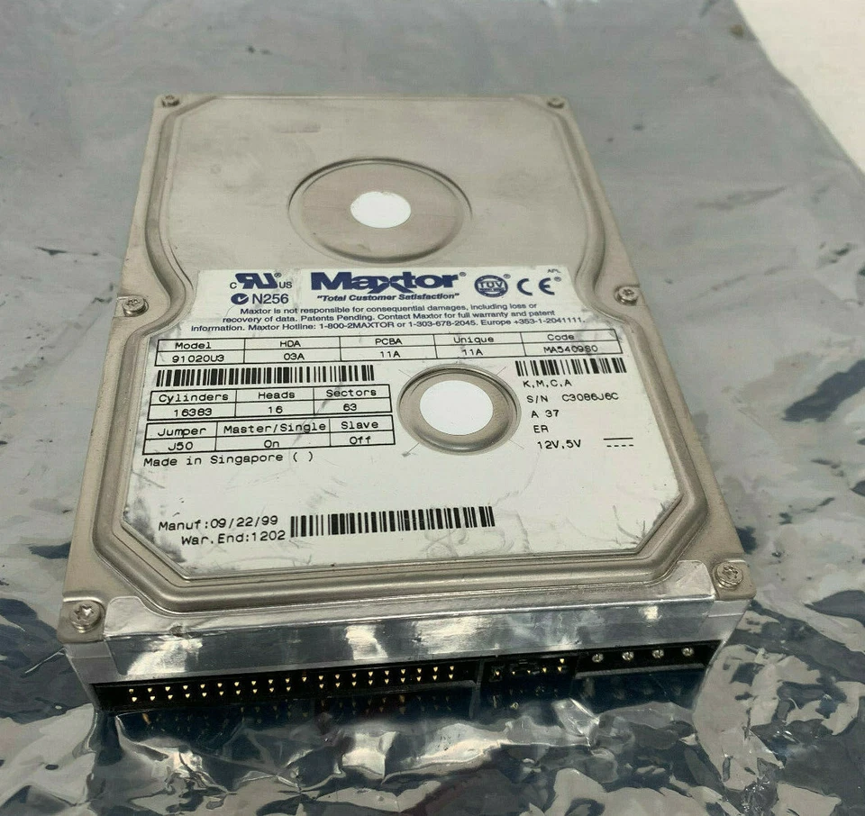 MAXTOR DiamondMax 4320 10.0 GB Internal 5400RPM 3.5" (91020U3) IDE HARD DRIVE - Image 3 of 3