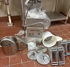 Robot Coupe R602 V Series E Food Processor 7qt w/ Extra Parts Pictured (WORKS)