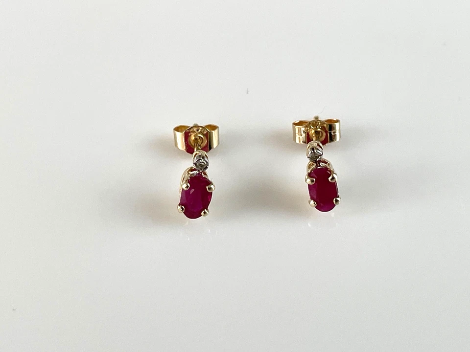 0.40ct ruby and Diamond Earrings 10ct Gold Vintage Ruby Diamond Stud Earrings - Image 3 of 4
