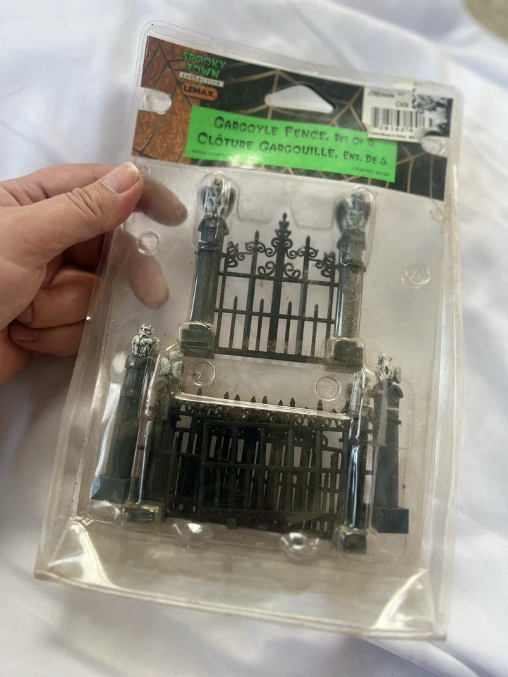 Spooky Town Lemax Gargoyle Fence Set of 5 Halloween Decor Accessory - Image 3 of 3