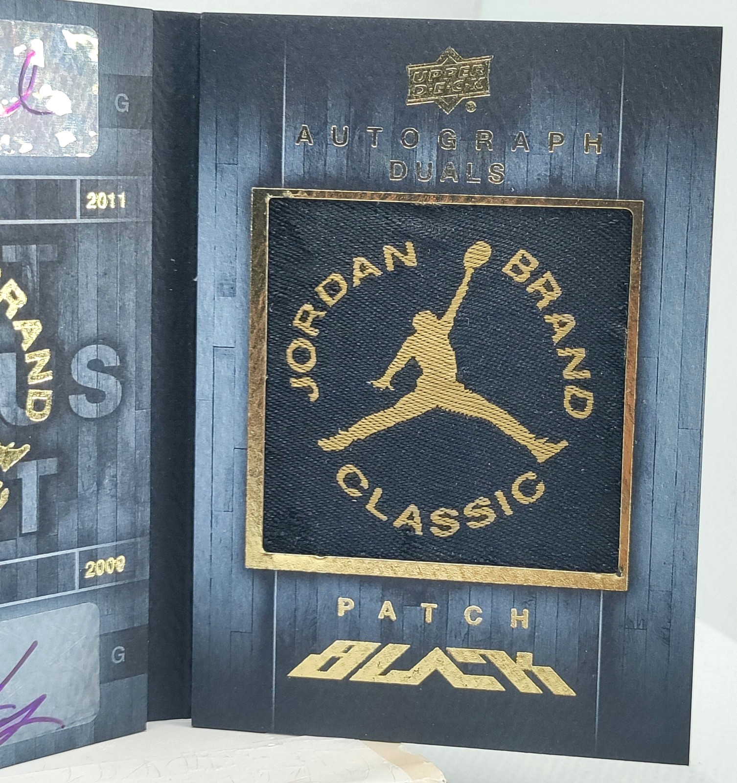 /40 Bradley Beal PATCH AUTO 2013-14 UD Black JORDAN BRAND CLASSIC Booklet Dual view 3