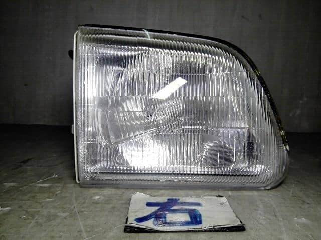 SUBARU Sambar 1999 GD-TV1 Right Headlight 84001TC000 [Used] [PA121668477]