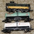 TRIX N SCALE FREIGHT CAR LOT of 5,TANKERS, CABOOSE, STOCK CARS — photo 3