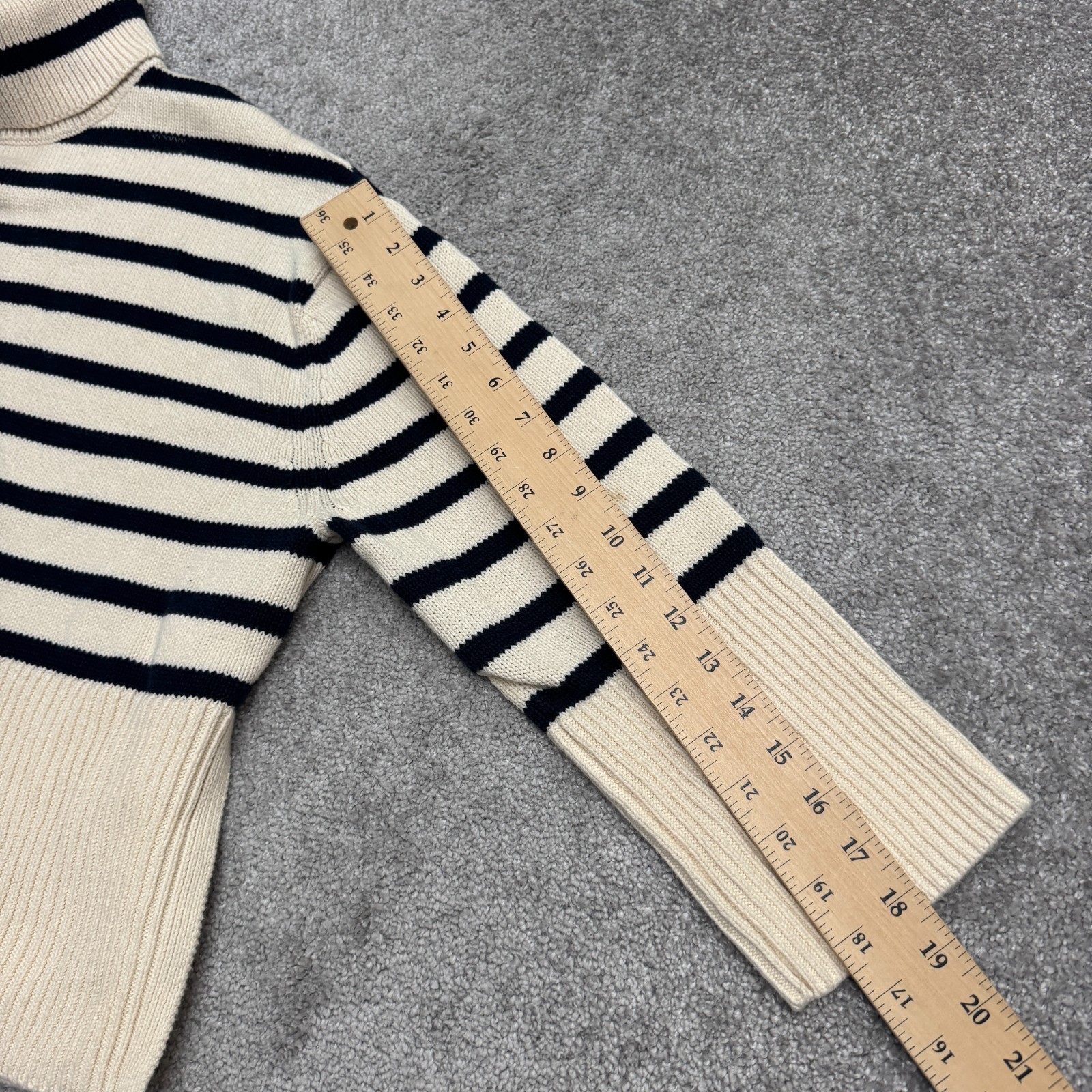 Gap Oversized Cropped Turtleneck Pullover Sweater… - image 14