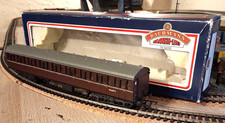 Bachmann BR Maroon 57' Mk1 Suburban Coach No.M46074 - 34-603 - Boxed - OO Gauge