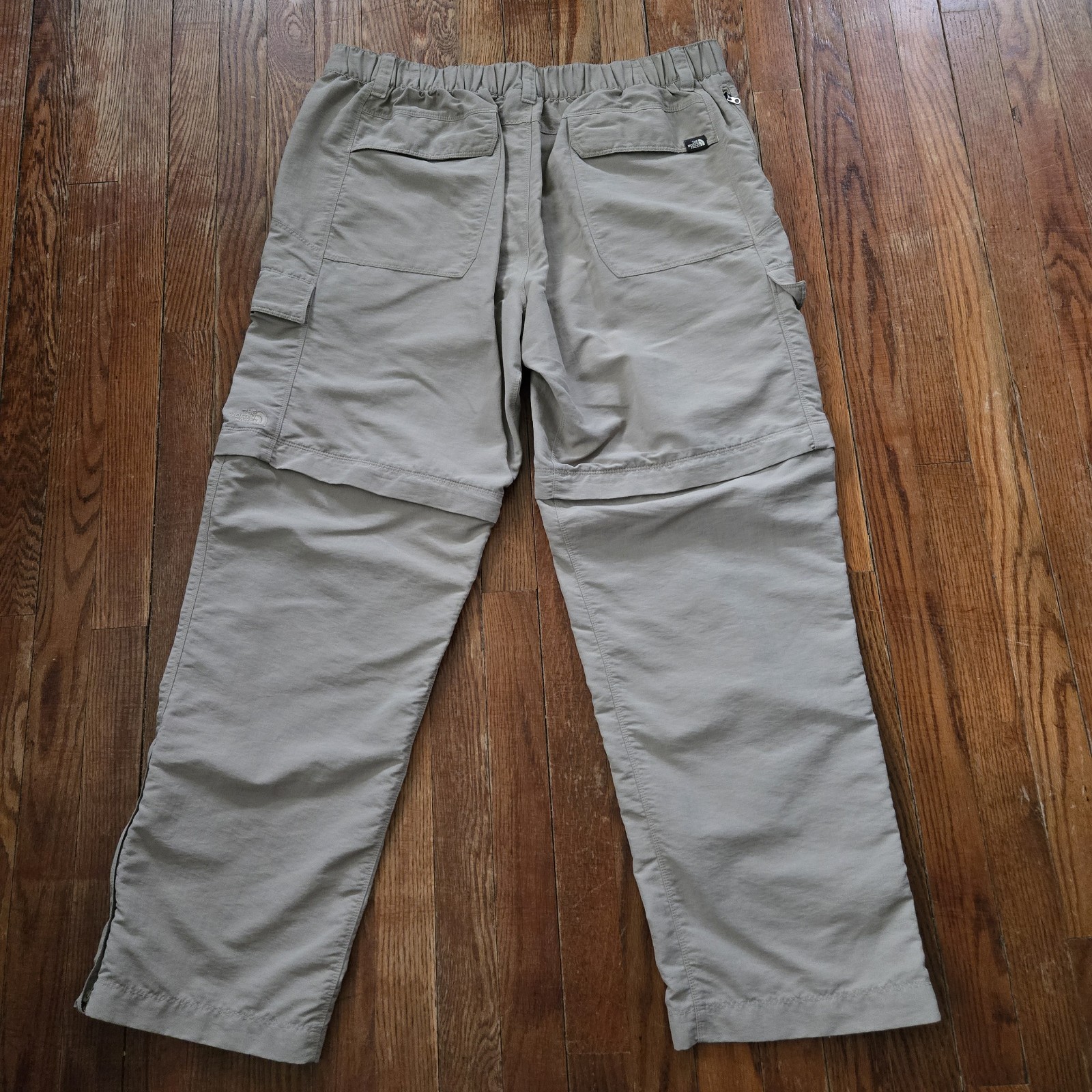 The North Face Convertible Hiking Pants Mens XL Zip Off Khaki Beige Small Flaw thumbnail 3