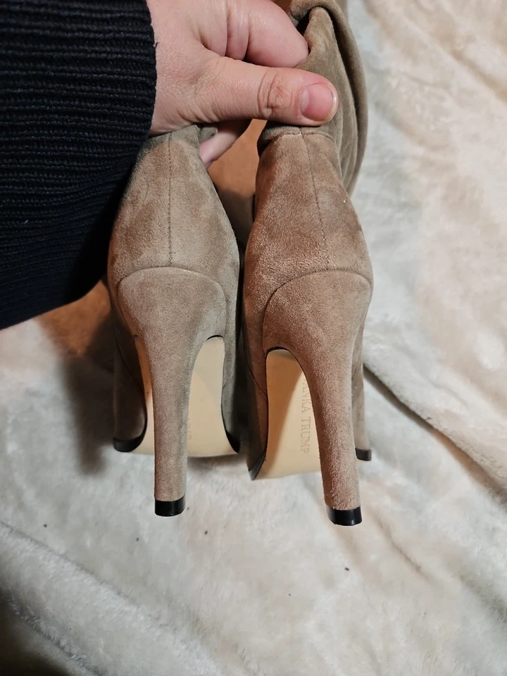 Women's Knee Length Grey Suede Heeled Boots by Ivanka Trump Size 5m - Image 4 of 4