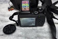 Sanyo digital camera, 21 x optical zoom with bag