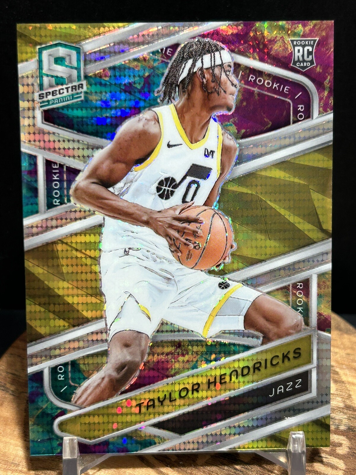 2023-24 Spectra Basketball Rookies #174 Taylor Hendricks Celestial Prizm /125