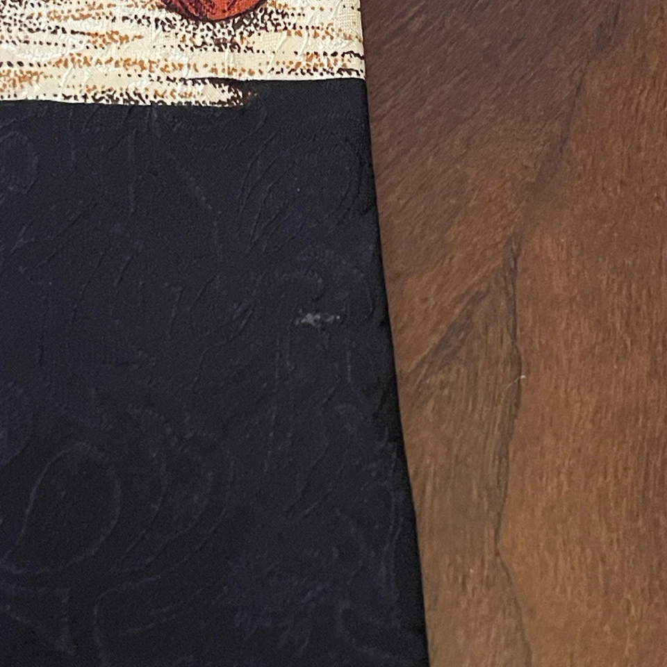 Corbata de cuello renacentista hecha a mano con estampado de pavo para hombre  Foto 4 de 4