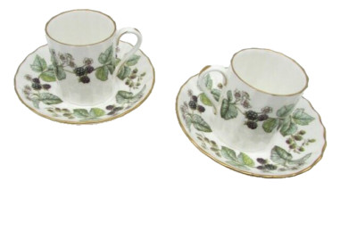 Paar Royal Worcester Kaffeedosen Untertassen, Lavinia Design, Z2821. um 1960
