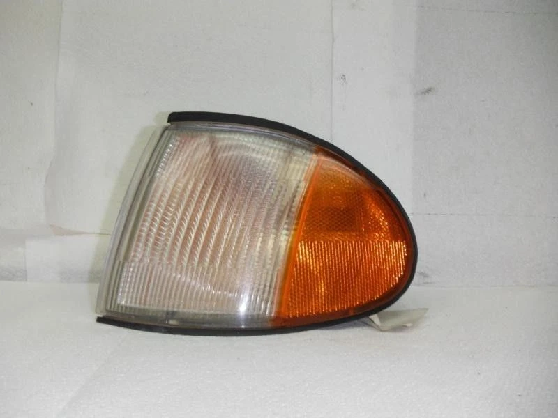 Driver Corner/Park Light Park Lamp-turn Signal Fits 92-94 SONATA 132265 - Image 2 of 3