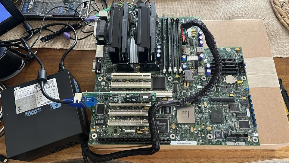 Intel L440GX+ Server Motherboard With Dual Pentium III 550MHz , 1 GB RAM - Image 4 of 4