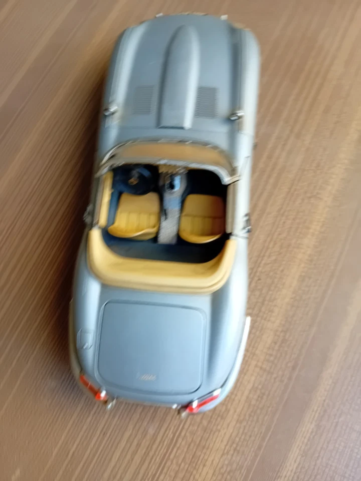 Voiture Miniature Jaguar Type E 1/18 Bburago - Photo 3/4