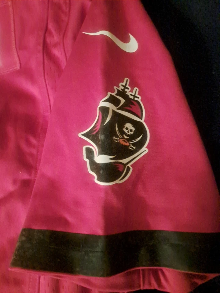 Футболка с автографом Винсента Джексона из Tampa Bay Bucs Nike красная размер XL на поле - Изображение 3 из 4