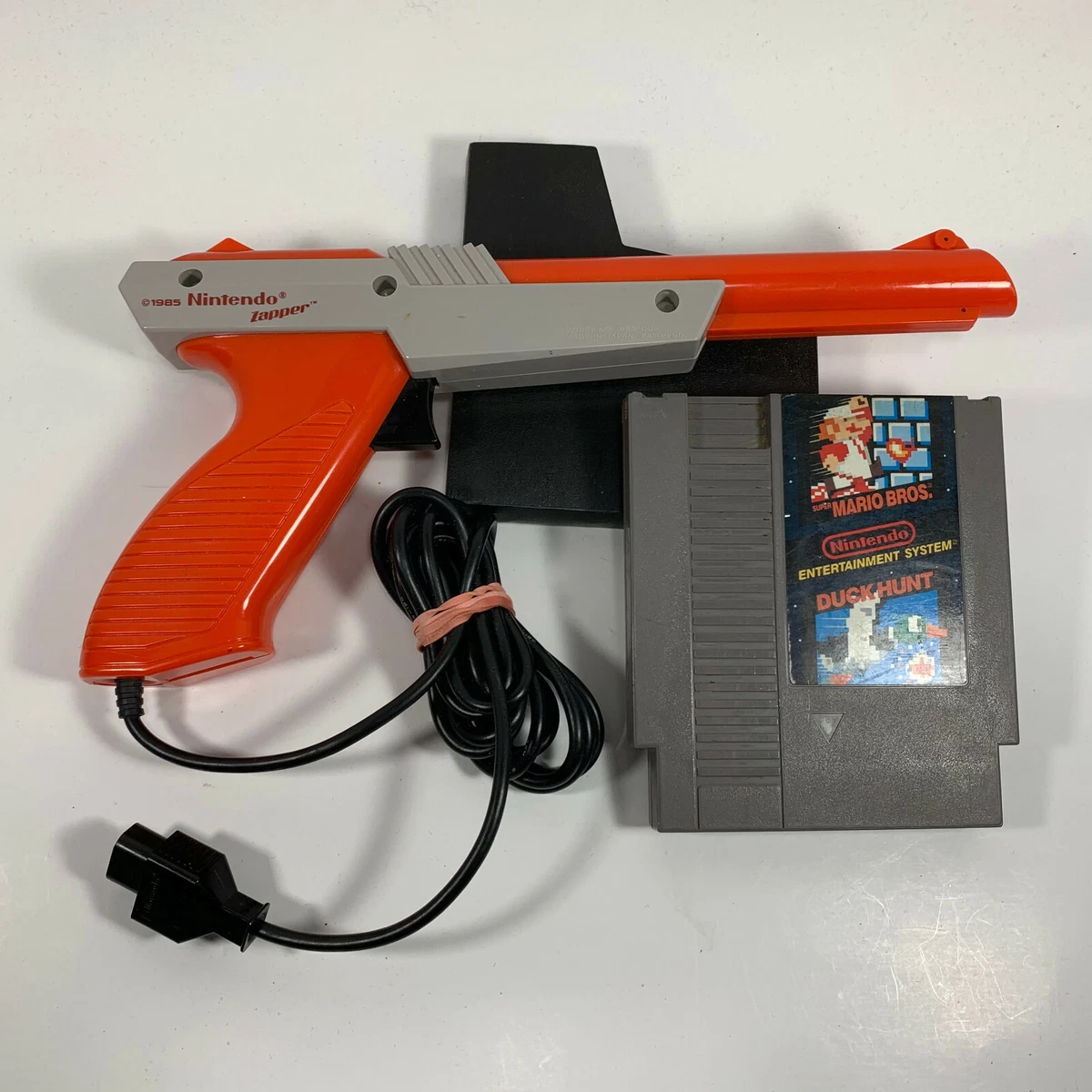 Original NES Nintendo Zapper Light Gun Mario Bros Duck Hunt Game