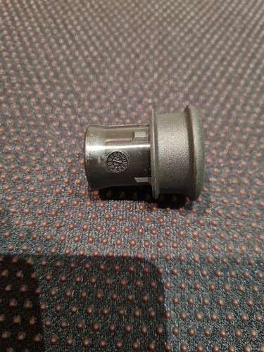 GENUINE VOLVO V60 12V CIGARETTE LIGHTER DUMMY COVER POWER OUTLET PLUG - Picture 4 of 4