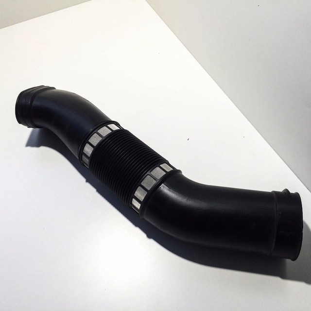 MercedesBenz Genuine W220 S500 S430 CL500 Air Intake Right Hose
