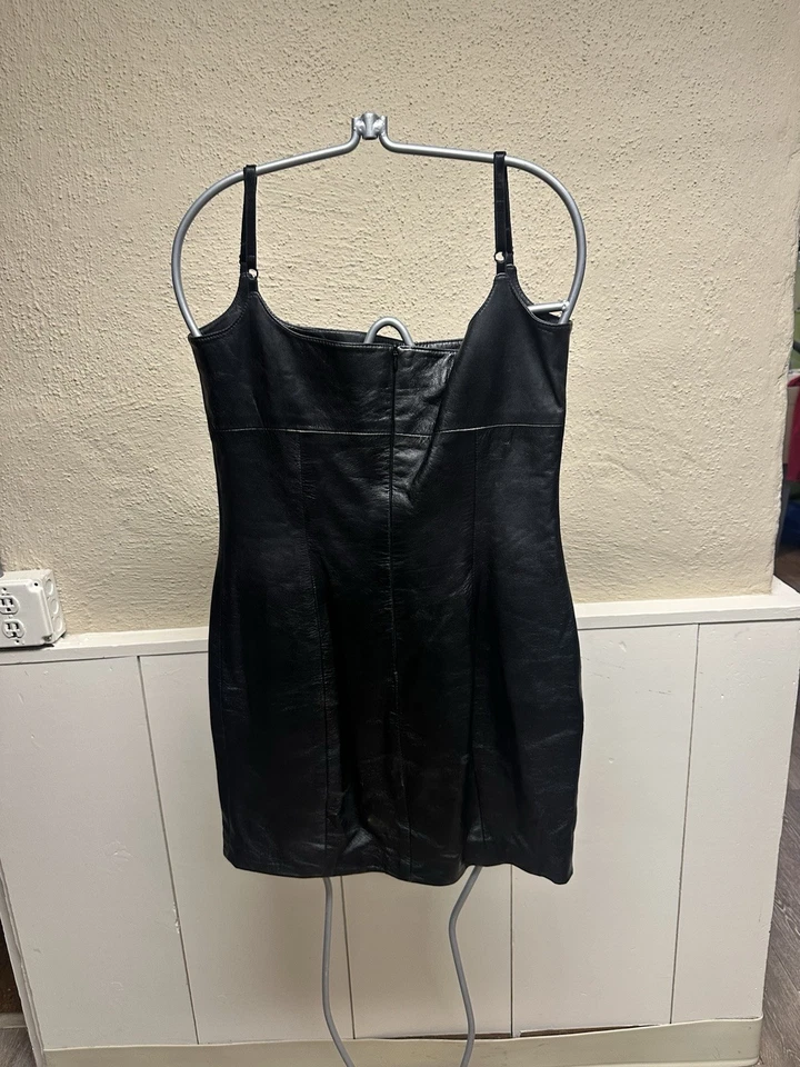 Винтажное мини-платье Carmen Marc Valvo черное натуральная кожа размер 12 - Изображение 2 из 4