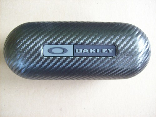 Oakley Occhiali da sole di grandi dimensioni Vault CARBONIO caso 07-257  NUOVI E CONFEZIONATI | eBay