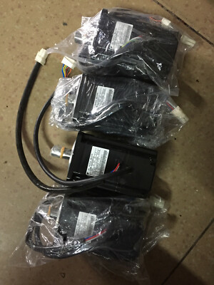 1PC NEW YASKAWA AC SERVO MOTOR SGM-02A3SU12 SGM02A3SU12