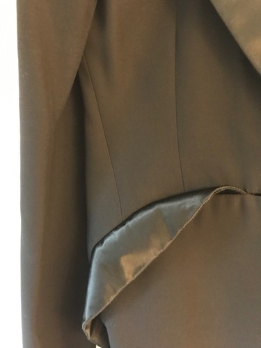 NINA RICCI BLACK TAILORED TUXEDO STYLE JACKET. NEVER WORN. SIZE 36. - Picture 4 of 6